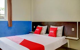 Oyo 90162 Remboelan Guest House